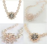 Colar feminino com pedras brilhantes - frete gratis